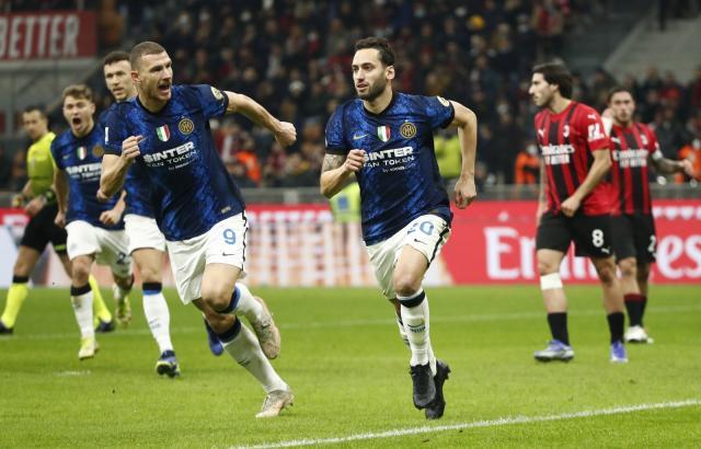 calhanoglu-inter-dzeko-inter-milan-derby.jpg